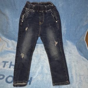 Fashion kids 120 cm girls distressed jeans 💕